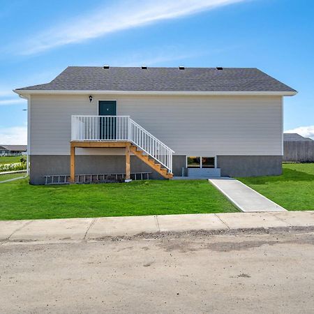 Livingston Way I Sleep 6 I Netflix I Kitchen I Tv Villa Pincher Creek Ngoại thất bức ảnh