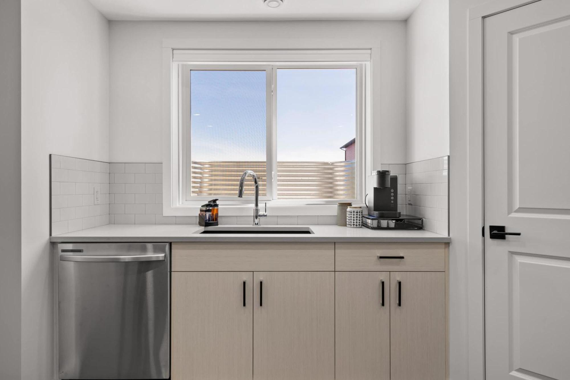 Livingston Way I Sleep 6 I Netflix I Kitchen I Tv Villa Pincher Creek Ngoại thất bức ảnh